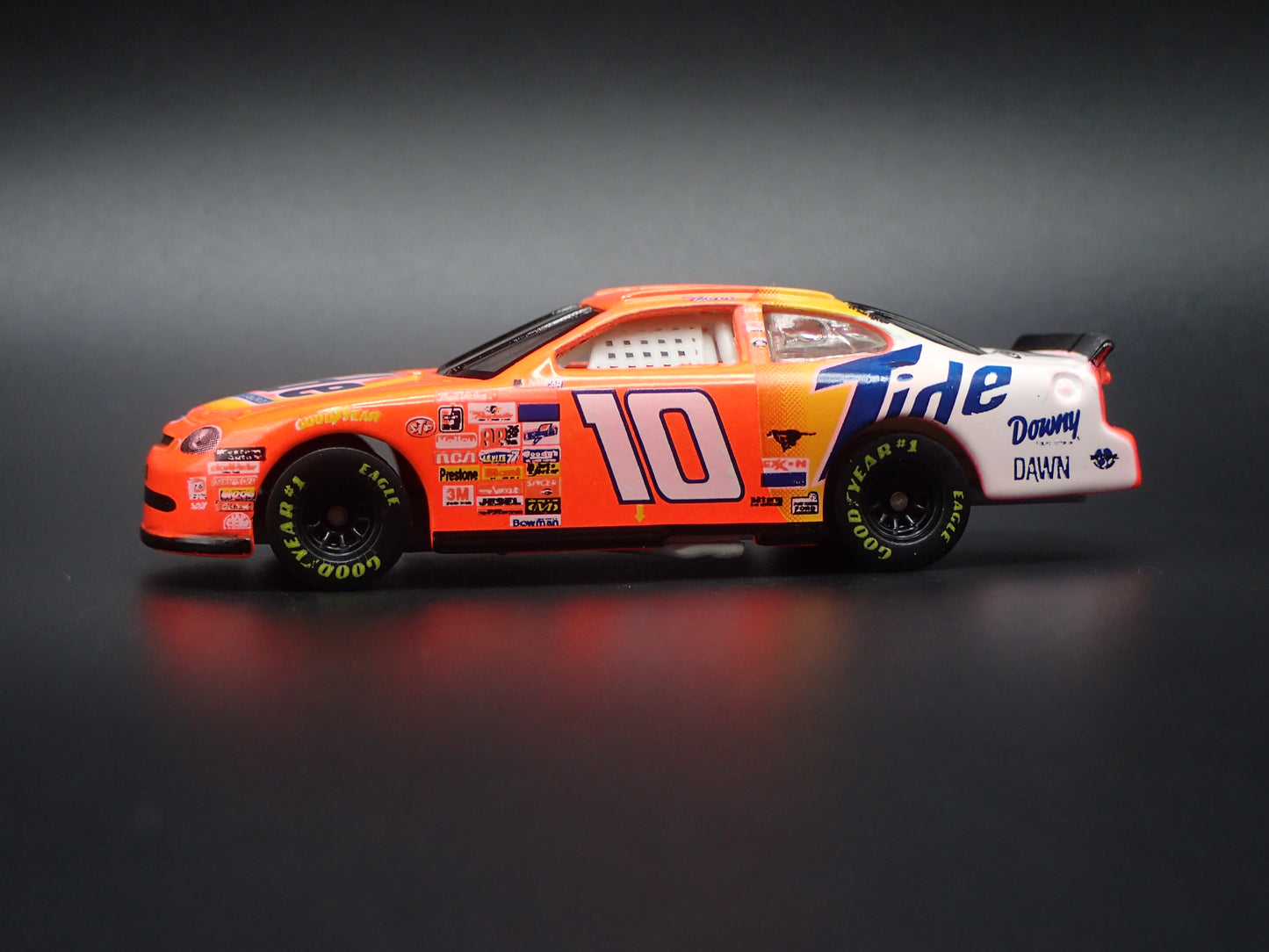 1998 98 FORD TAURUS 10 RICKY RUDD TIDE NASCAR 1/64 SCALE DIECAST MODEL CAR