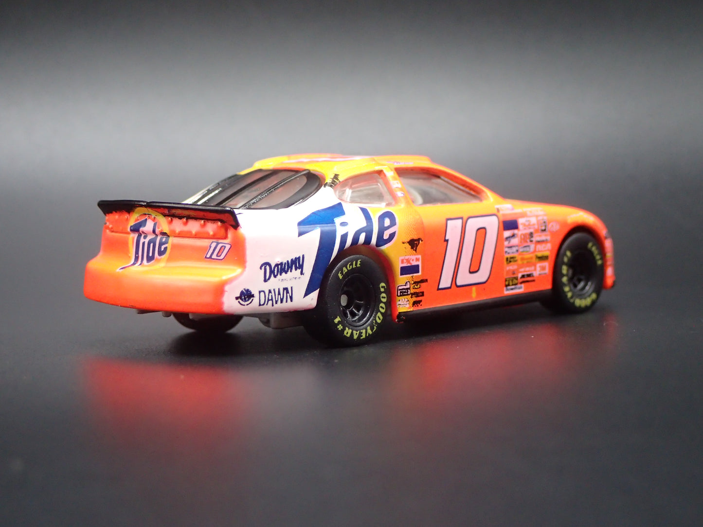 1998 98 FORD TAURUS 10 RICKY RUDD TIDE NASCAR 1/64 SCALE DIECAST MODEL CAR