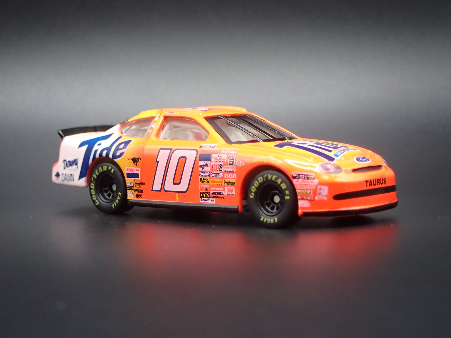 1998 98 FORD TAURUS 10 RICKY RUDD TIDE NASCAR 1/64 SCALE DIECAST MODEL CAR