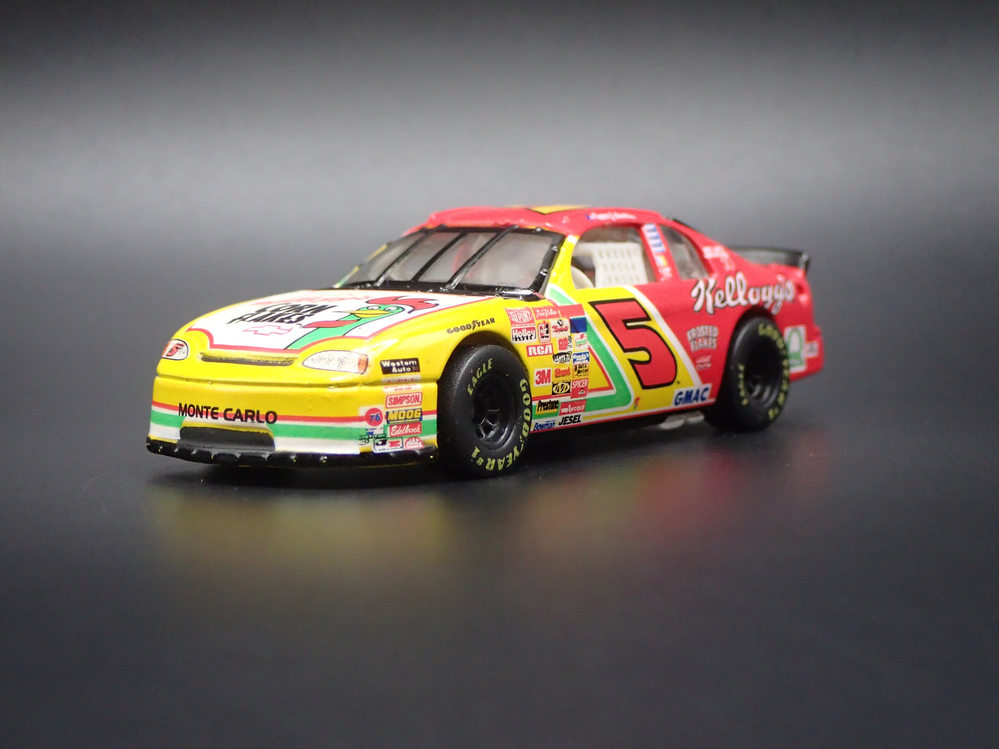 1998 CHEVY CHEVROLET MONTE CARLO 5 TERRY LABONTE NASCAR 1:64 SCALE DIECAST CAR