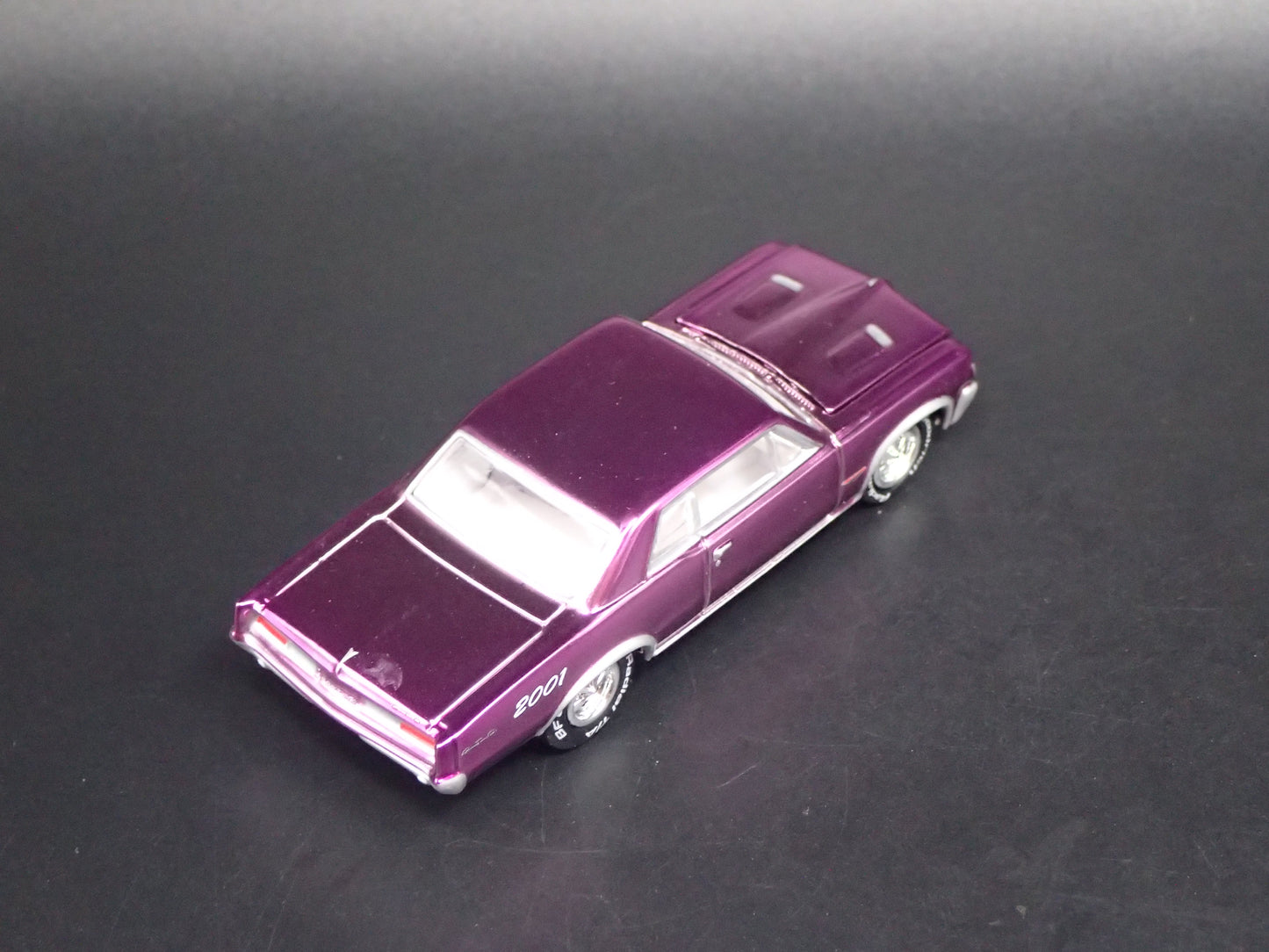 1964 64 PONTIAC GTO PURPLE 1/64 SCALE COLLECTIBLE DIORAMA DIECAST MODEL CAR