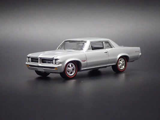 1964 64 PONTIAC GTO SILVER 1/64 SCALE COLLECTIBLE DIORAMA DIECAST MODEL CAR