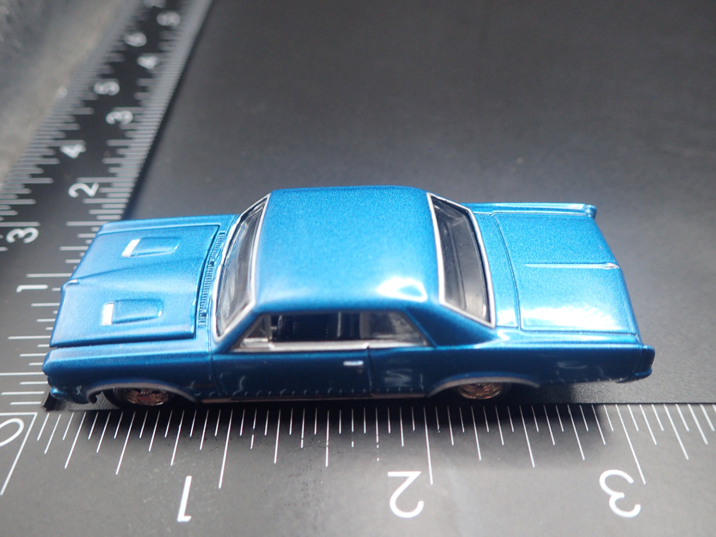 1964 64 PONTIAC GTO TEAL RARE 1/64 SCALE COLLECTIBLE DIORAMA DIECAST MODEL CAR