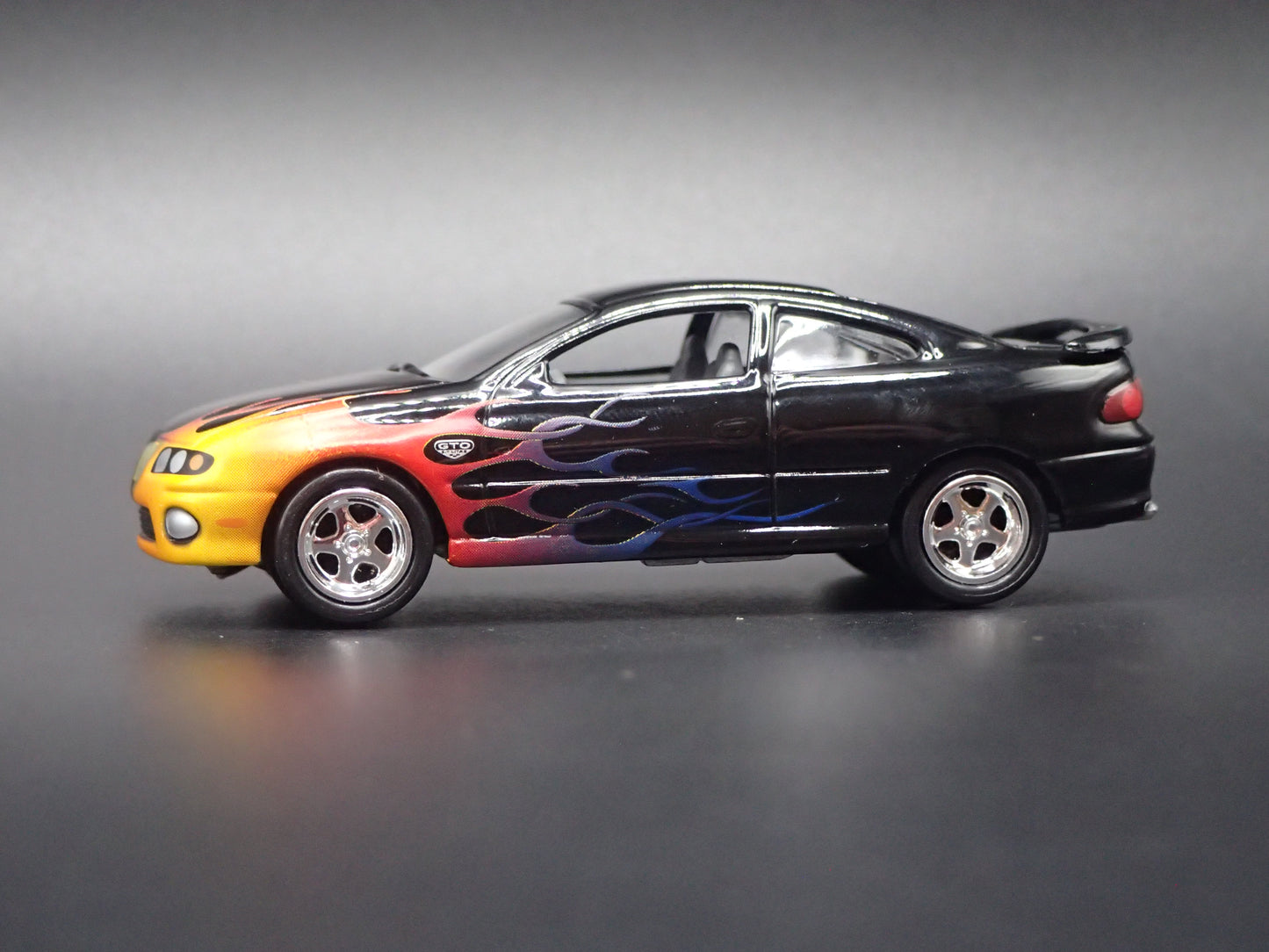 2004-2006 PONTIAC GTO BLACK 1:64 SCALE DIECAST MODEL CAR