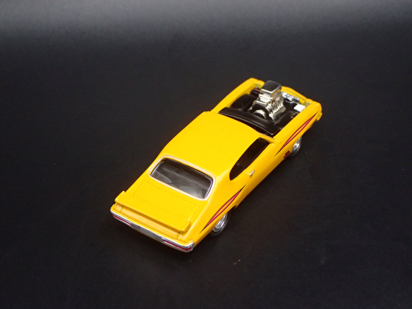 1971 71 PONTIAC GTO JUDGE YELLOW 1/64 SCALE COLLECTIBLE DIECAST MODEL CAR