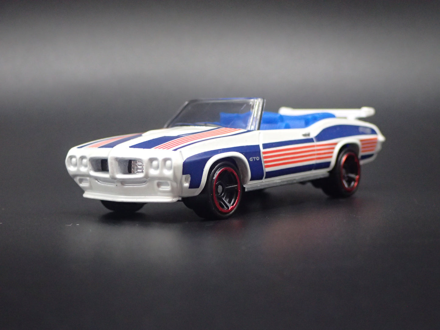 1970 70 PONTIAC GTO CONVERTIBLE 1/64 SCALE COLLECTIBLE DIORAMA DIECAST MODEL CAR
