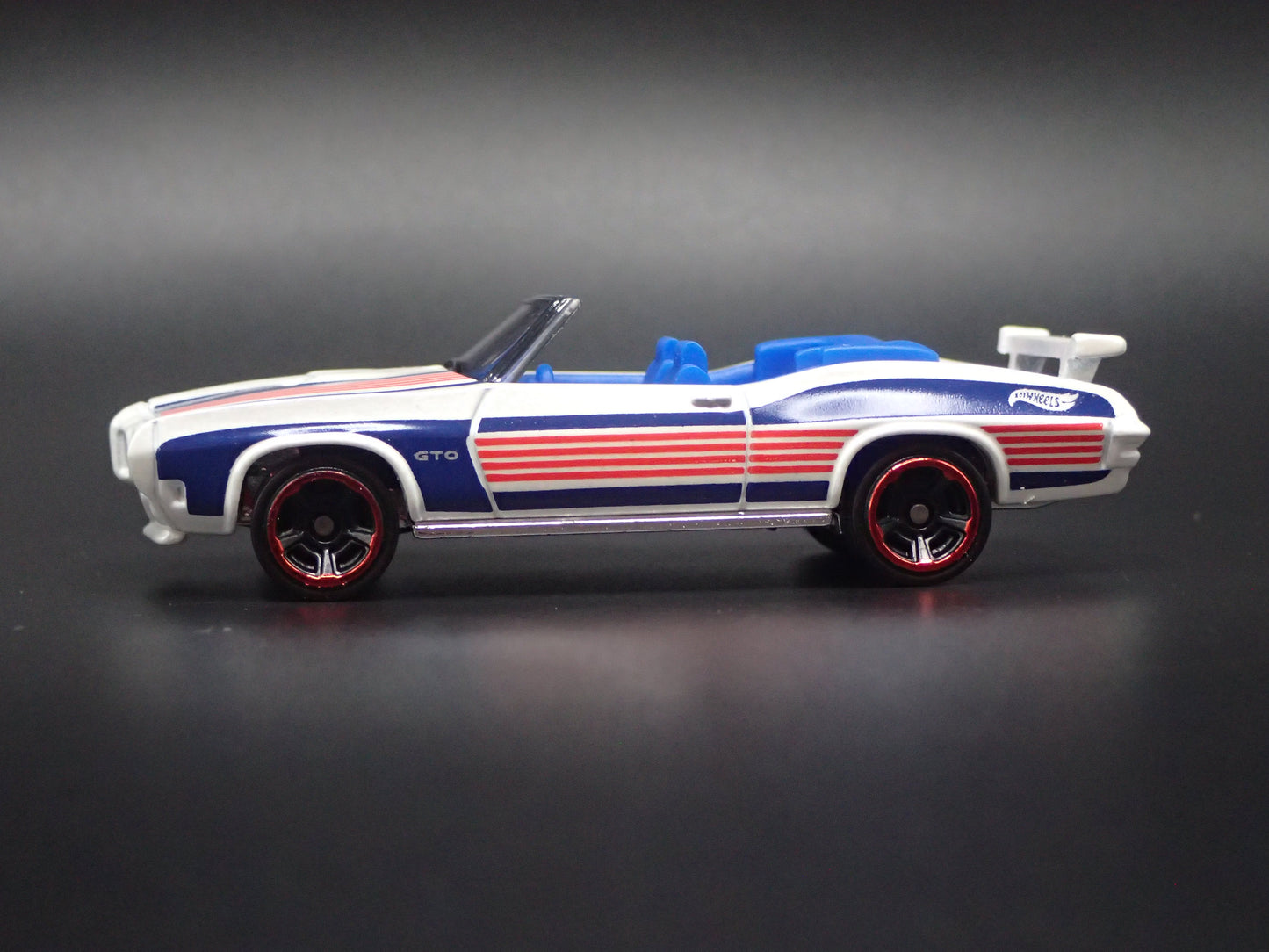 1970 70 PONTIAC GTO CONVERTIBLE 1/64 SCALE COLLECTIBLE DIORAMA DIECAST MODEL CAR