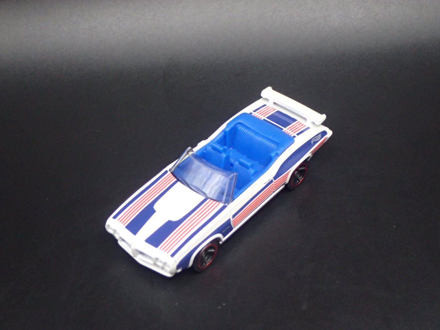 1970 70 PONTIAC GTO CONVERTIBLE 1/64 SCALE COLLECTIBLE DIORAMA DIECAST MODEL CAR