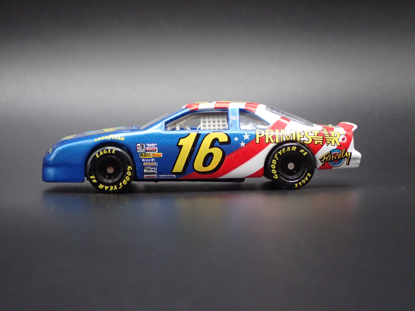 1996 96 FORD THUNDERBIRD 16 TED MUSGRAVE NASCAR 1:64 SCALE DIECAST MODEL CAR