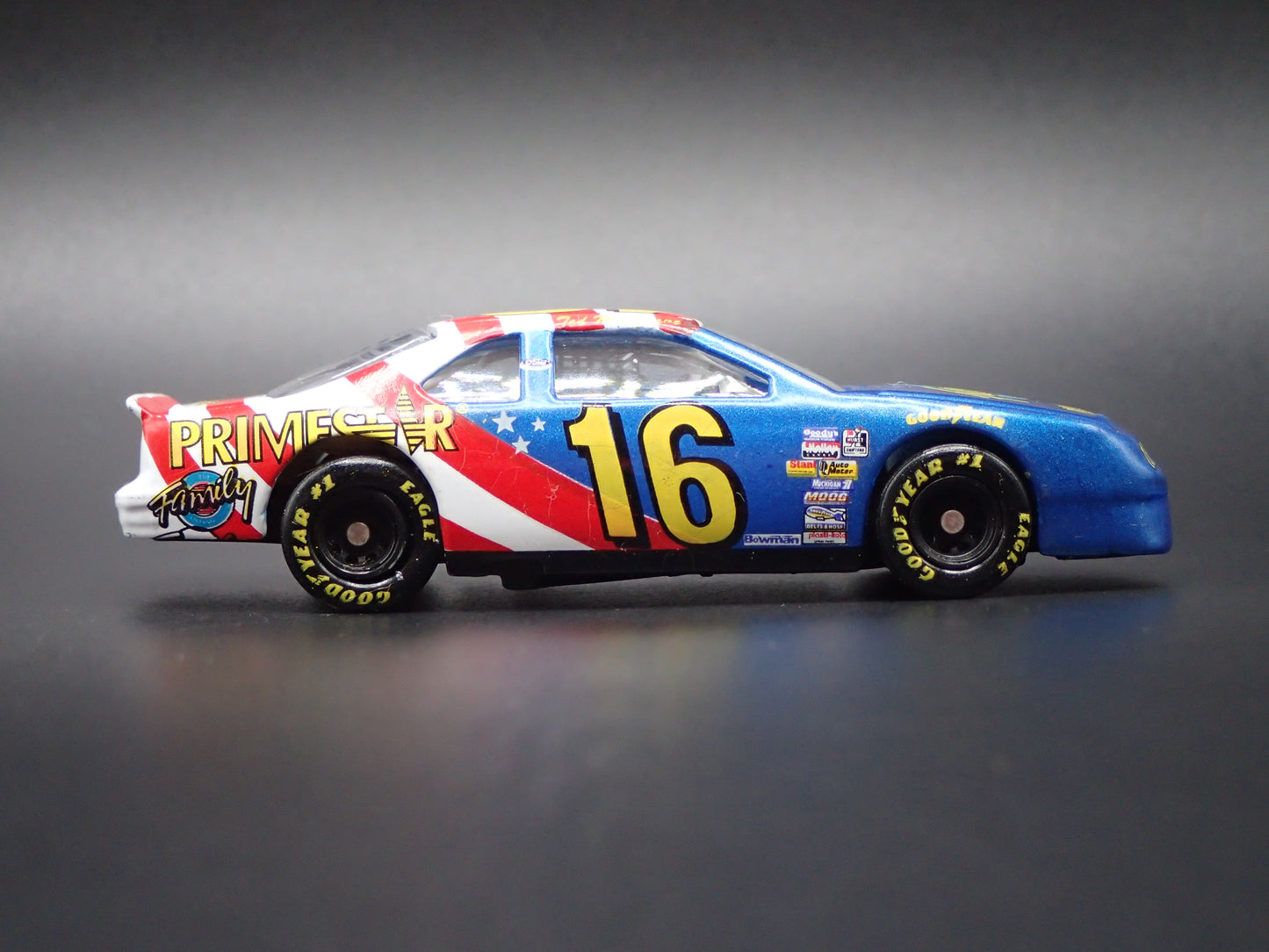 1996 96 FORD THUNDERBIRD 16 TED MUSGRAVE NASCAR 1:64 SCALE DIECAST MODEL CAR