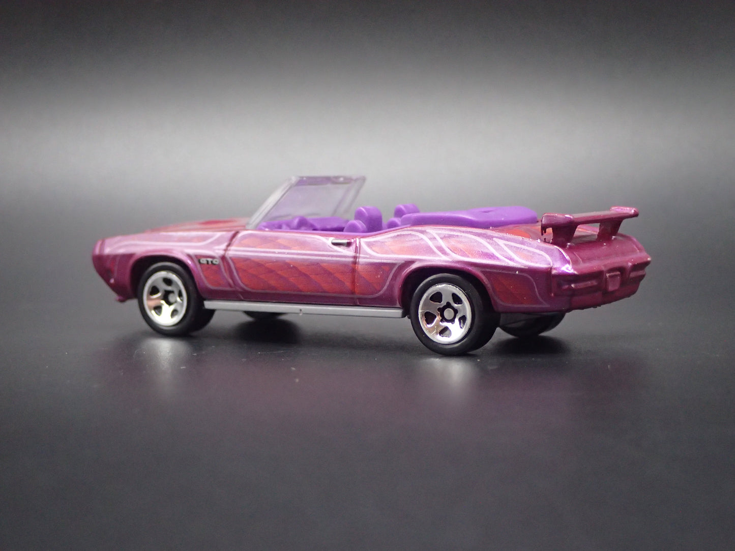 1970 70 PONTIAC GTO CONVERTIBLE 1/64 SCALE COLLECTIBLE DIORAMA DIECAST MODEL CAR