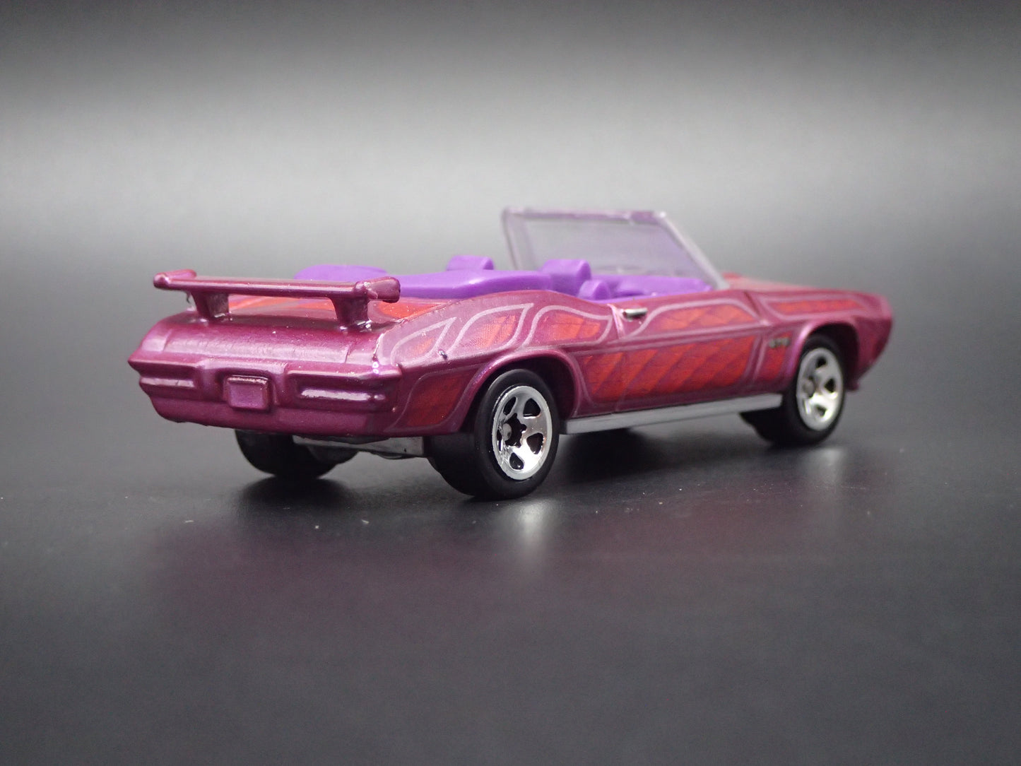 1970 70 PONTIAC GTO CONVERTIBLE 1/64 SCALE COLLECTIBLE DIORAMA DIECAST MODEL CAR
