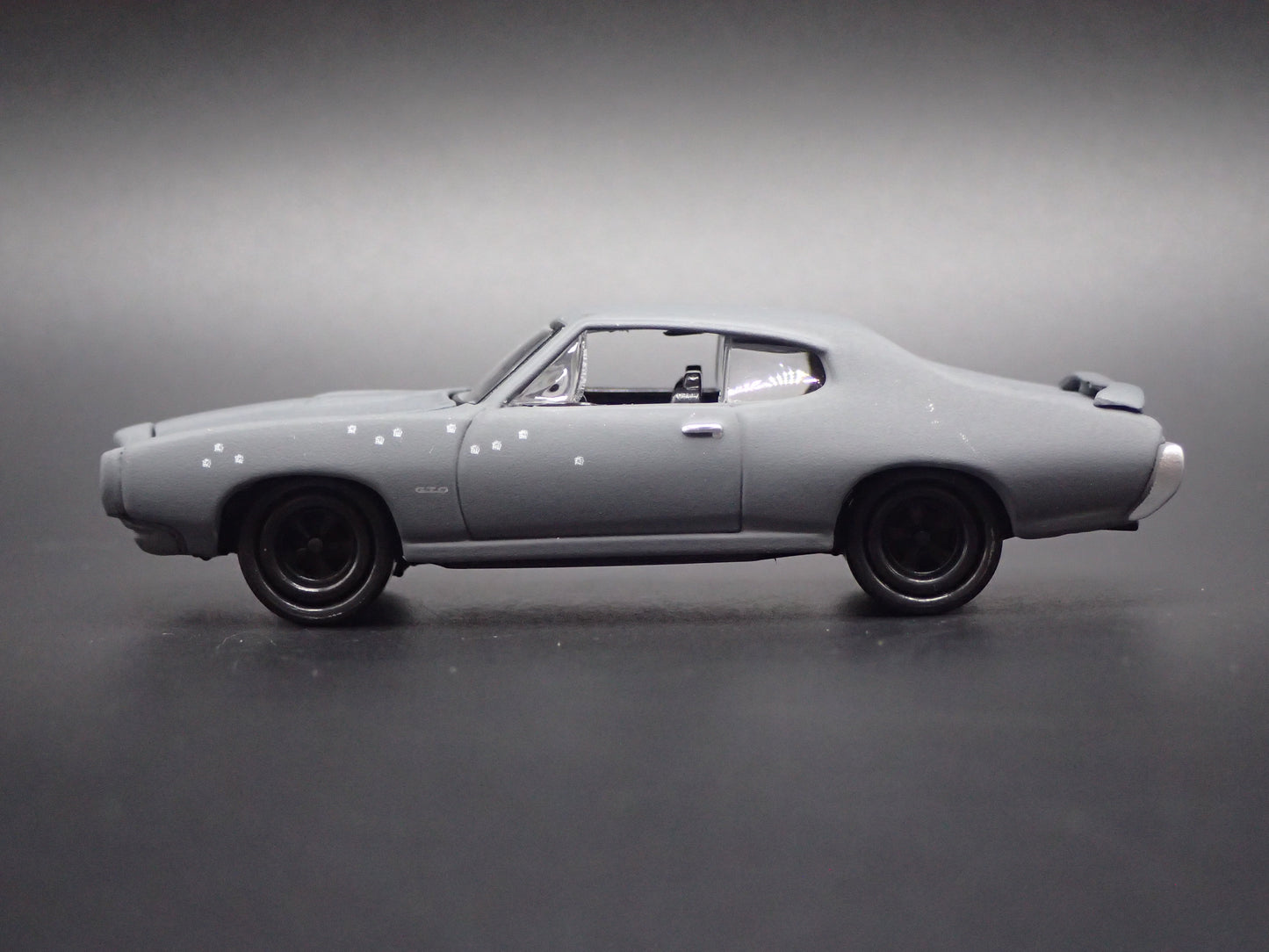 1969 69 PONTIAC GTO THE PUNISHER 1:64 SCALE DIORAMA DIECAST MODEL CAR