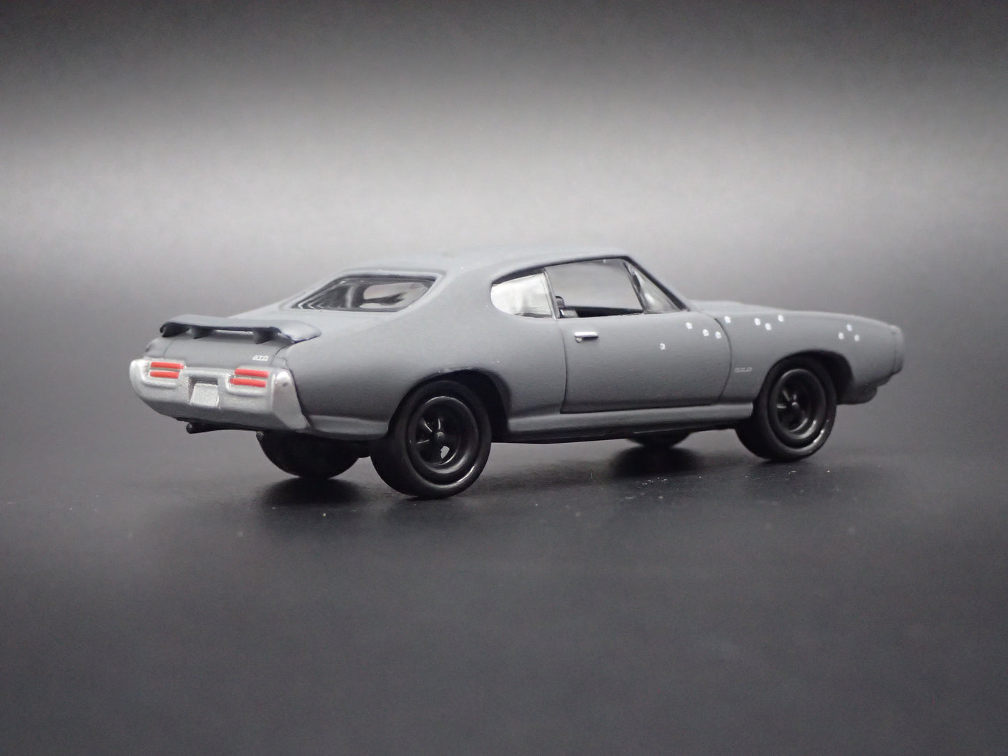 1969 69 PONTIAC GTO THE PUNISHER 1:64 SCALE DIORAMA DIECAST MODEL CAR