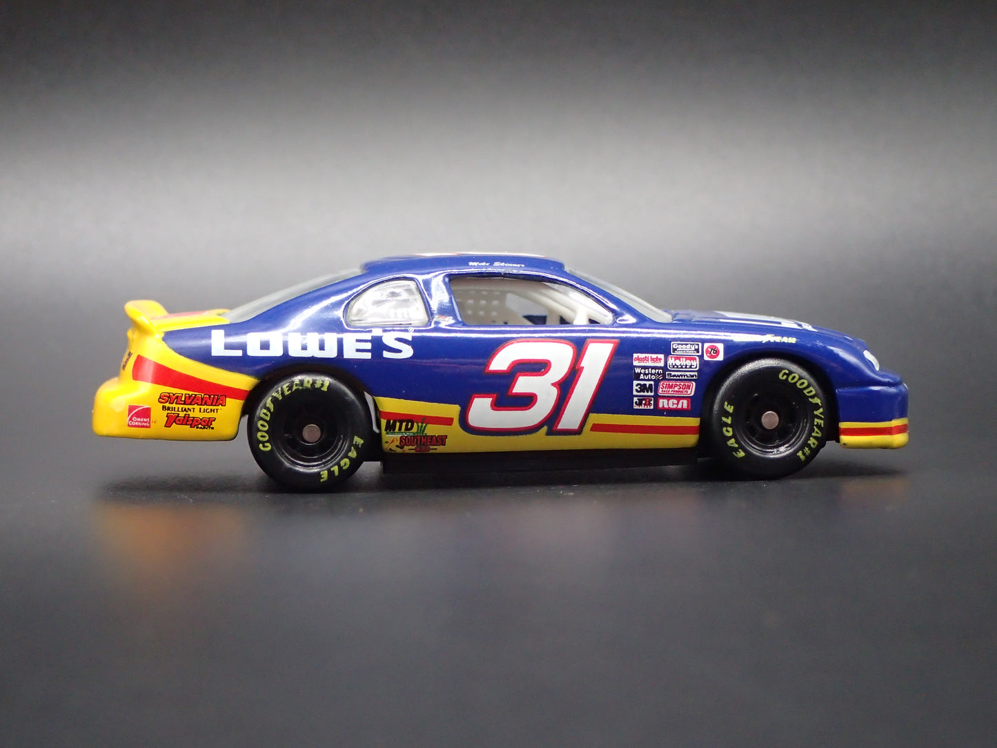 1997 CHEVY CHEVROLET MONTE CARLO 31 MIKE SKINNER LOWES NASCAR 1:64 DIECAST CAR