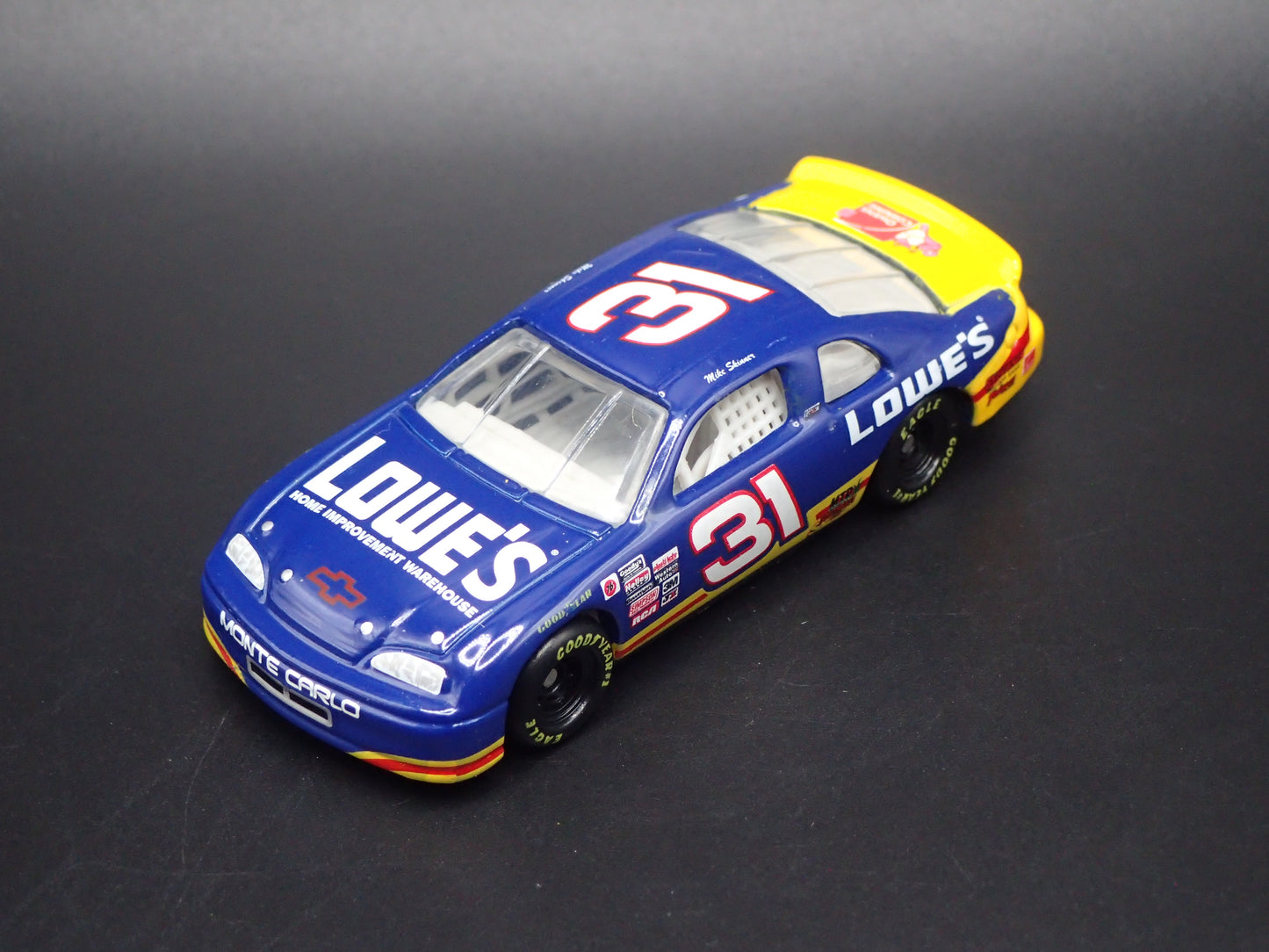 1997 CHEVY CHEVROLET MONTE CARLO 31 MIKE SKINNER LOWES NASCAR 1:64 DIECAST CAR