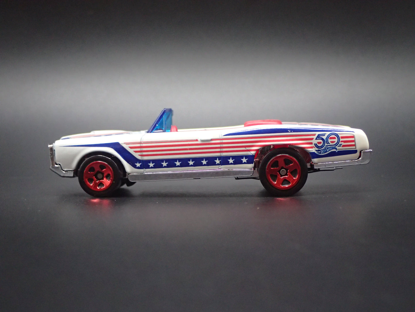 1967 67 PONTIAC GTO CONVERTIBLE WHITE 1:64 SCALE COLLECTIBLE DIECAST MODEL CAR