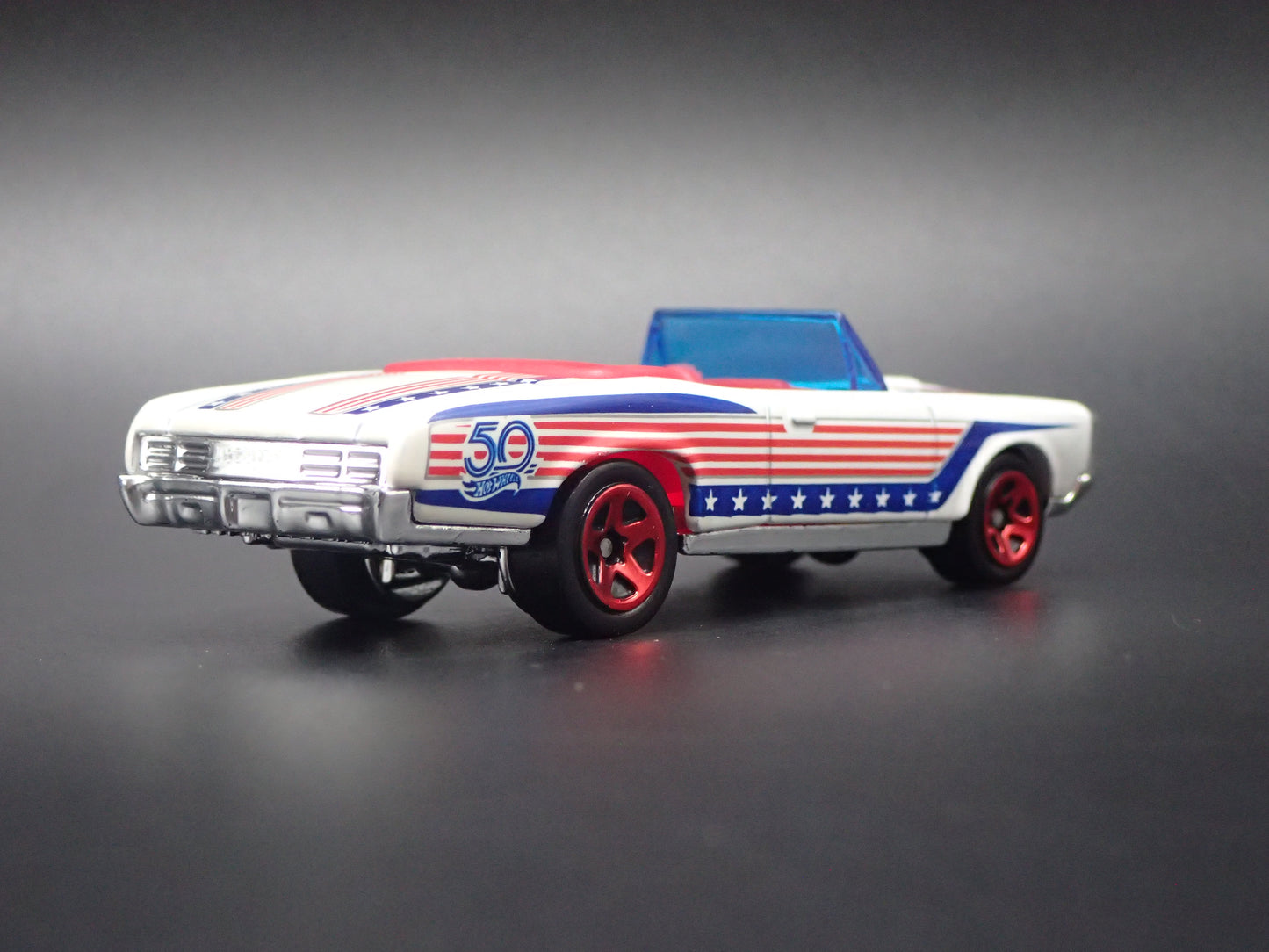 1967 67 PONTIAC GTO CONVERTIBLE WHITE 1:64 SCALE COLLECTIBLE DIECAST MODEL CAR