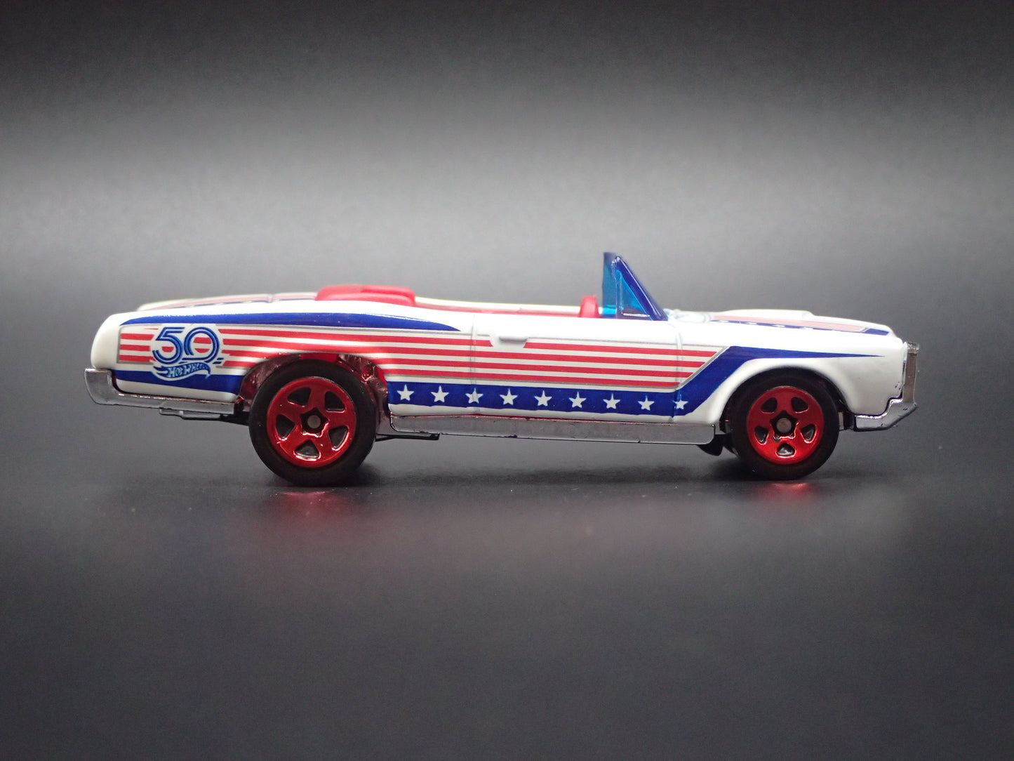 1967 67 PONTIAC GTO CONVERTIBLE WHITE 1:64 SCALE COLLECTIBLE DIECAST MODEL CAR