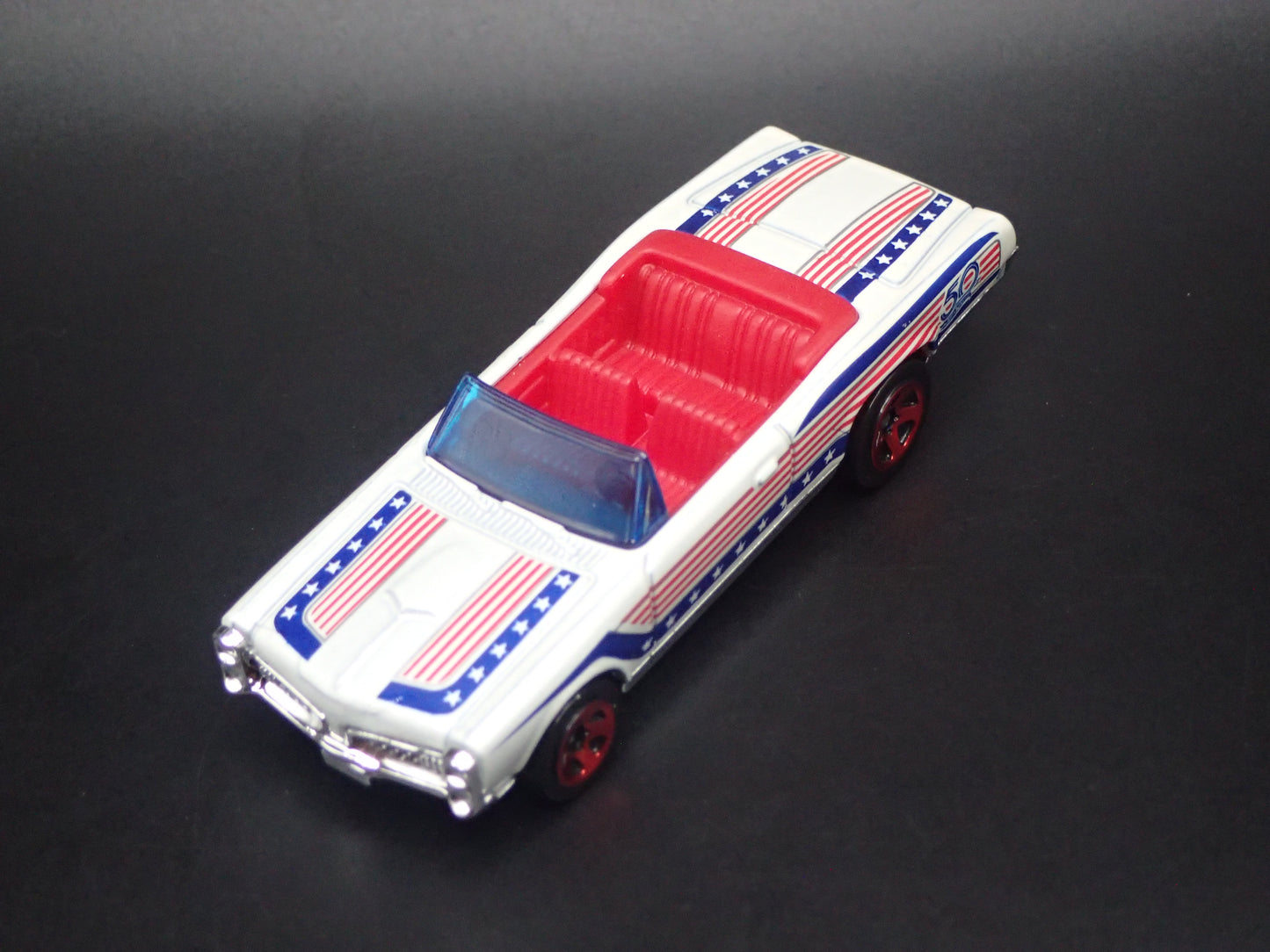 1967 67 PONTIAC GTO CONVERTIBLE WHITE 1:64 SCALE COLLECTIBLE DIECAST MODEL CAR