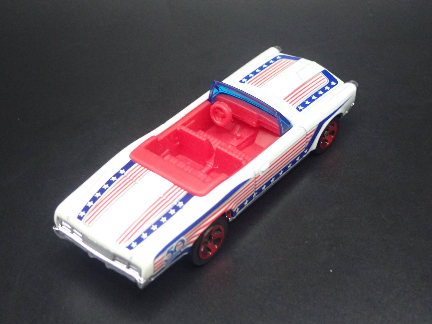 1967 67 PONTIAC GTO CONVERTIBLE WHITE 1:64 SCALE COLLECTIBLE DIECAST MODEL CAR