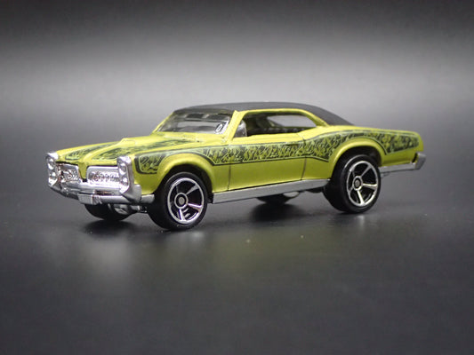 1967 PONTIAC GTO GREEN 1:64 SCALE LIMITED COLLECTIBLE DIORAMA DIECAST MODEL CAR