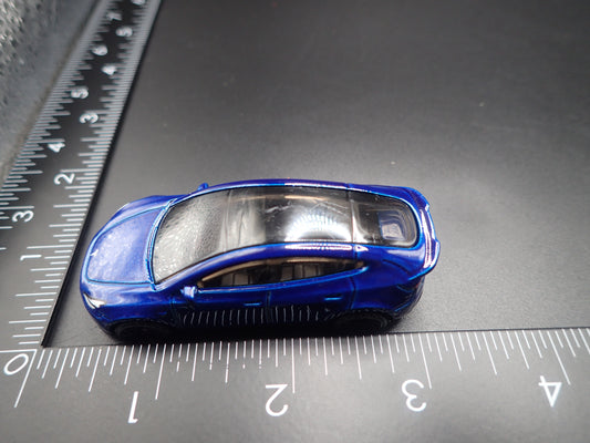 2020-2025 TESLA MODEL Y SUV 1:64 SCALE COLLECTIBLE DIORAMA DIECAST MODEL CAR