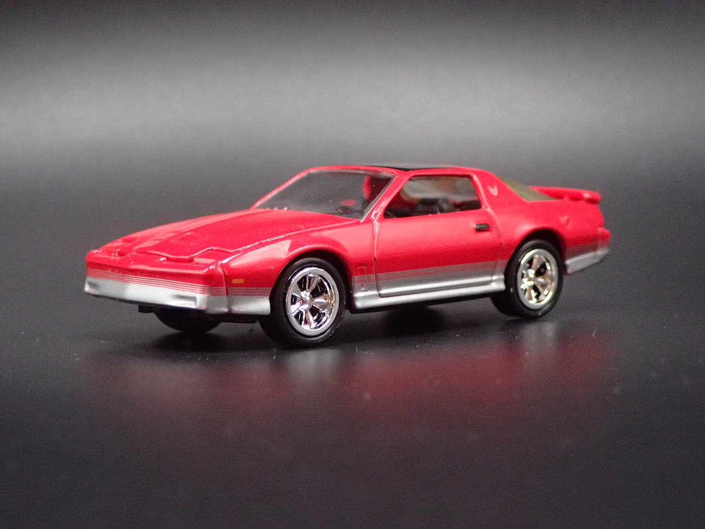 1985 85 PONTIAC FIREBIRD RED 1:64 SCALE COLLECTIBLE DIECAST MODEL CAR