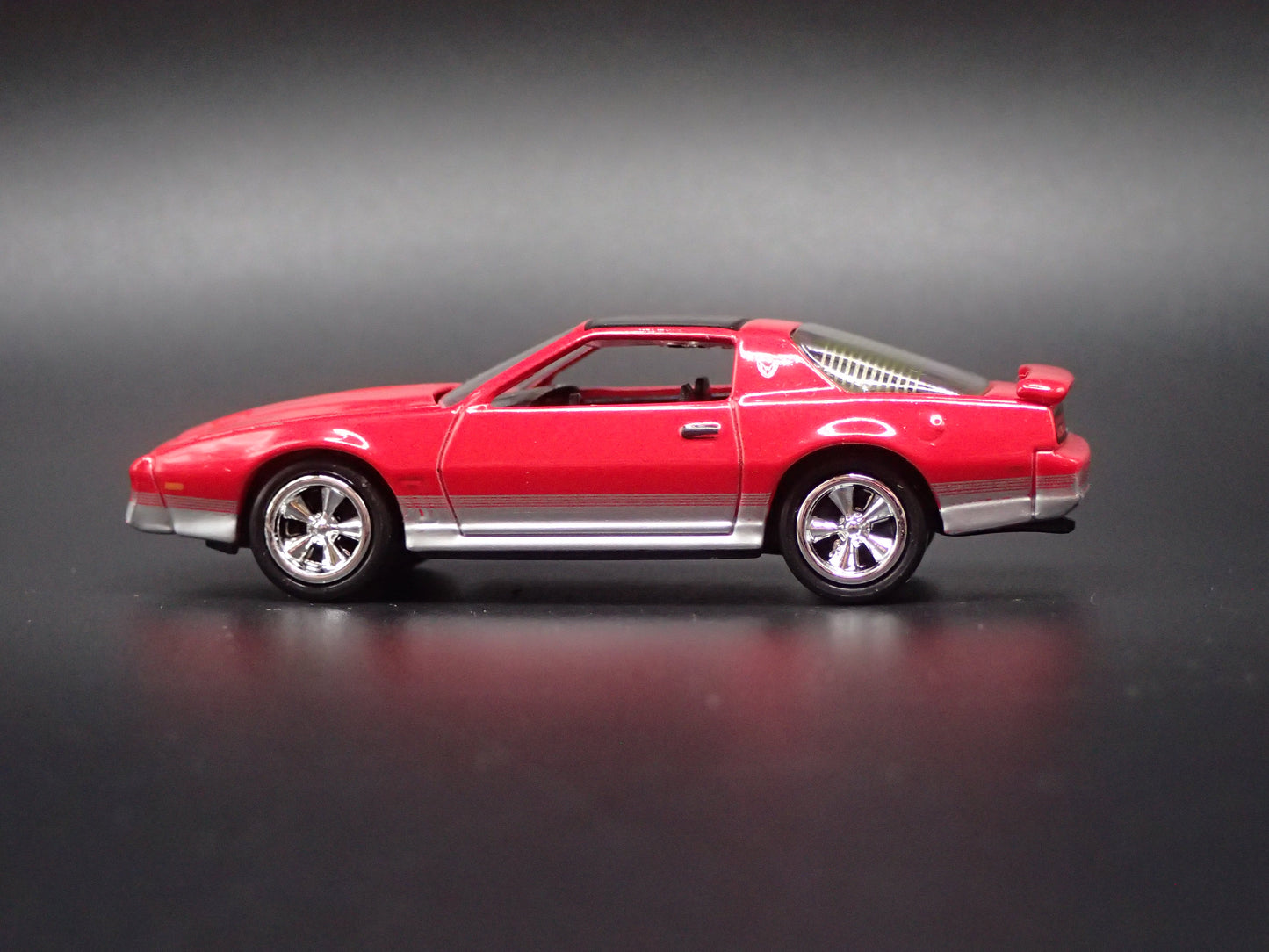 1985 85 PONTIAC FIREBIRD RED 1:64 SCALE COLLECTIBLE DIECAST MODEL CAR