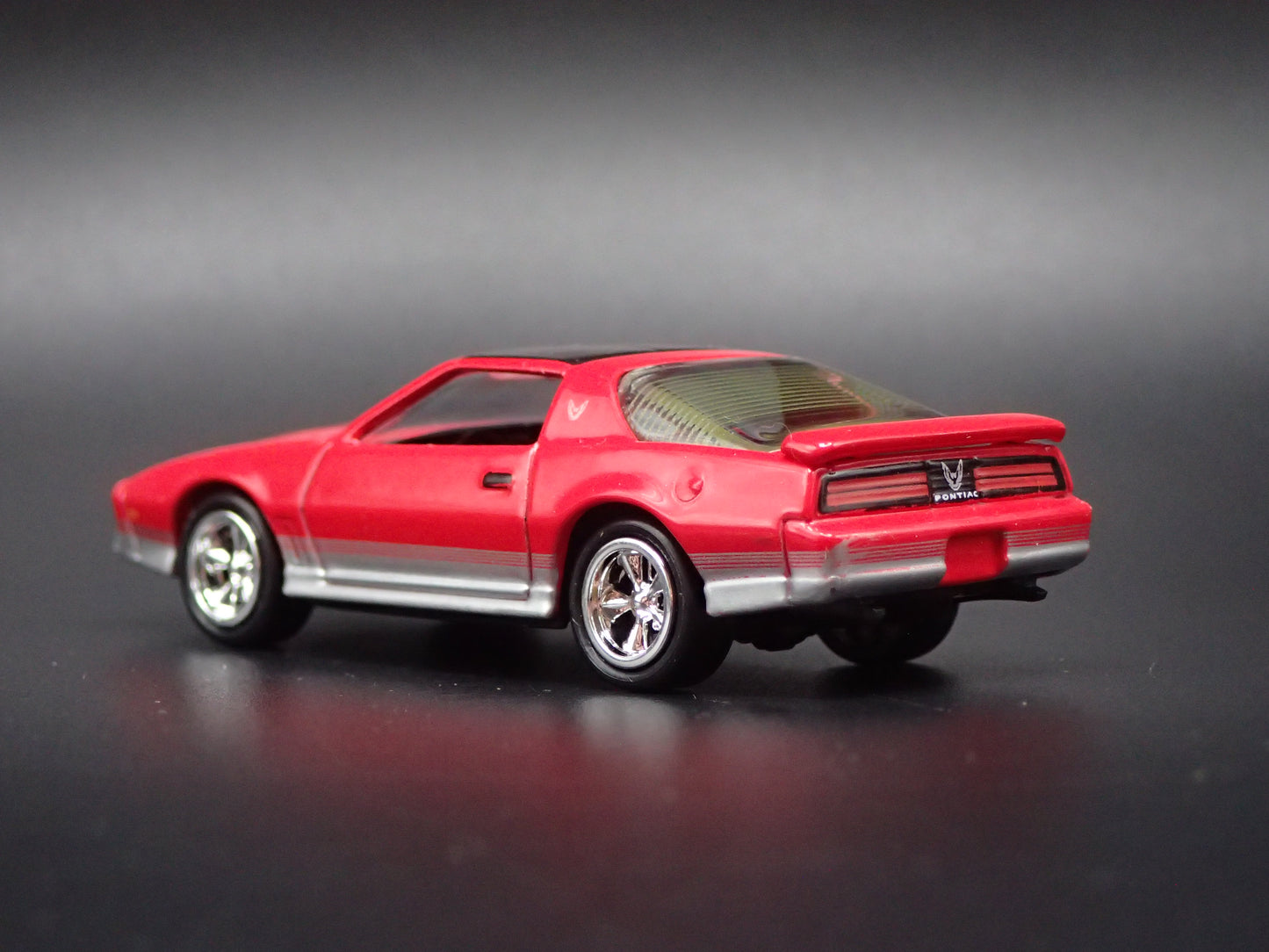 1985 85 PONTIAC FIREBIRD RED 1:64 SCALE COLLECTIBLE DIECAST MODEL CAR