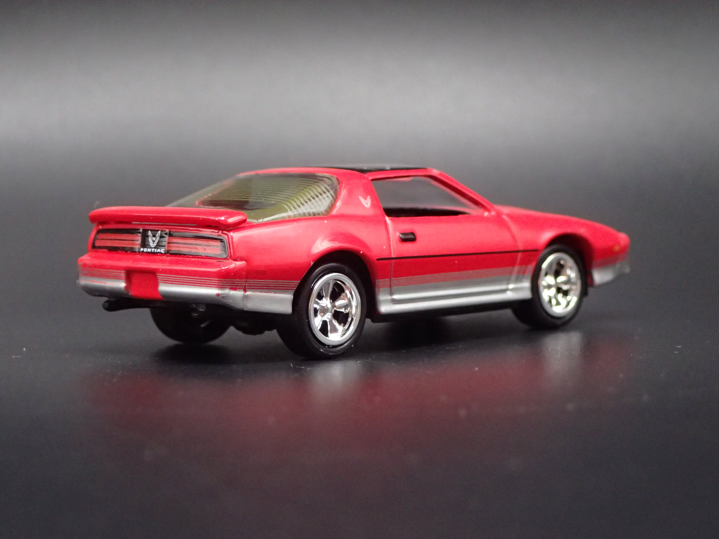 1985 85 PONTIAC FIREBIRD RED 1:64 SCALE COLLECTIBLE DIECAST MODEL CAR