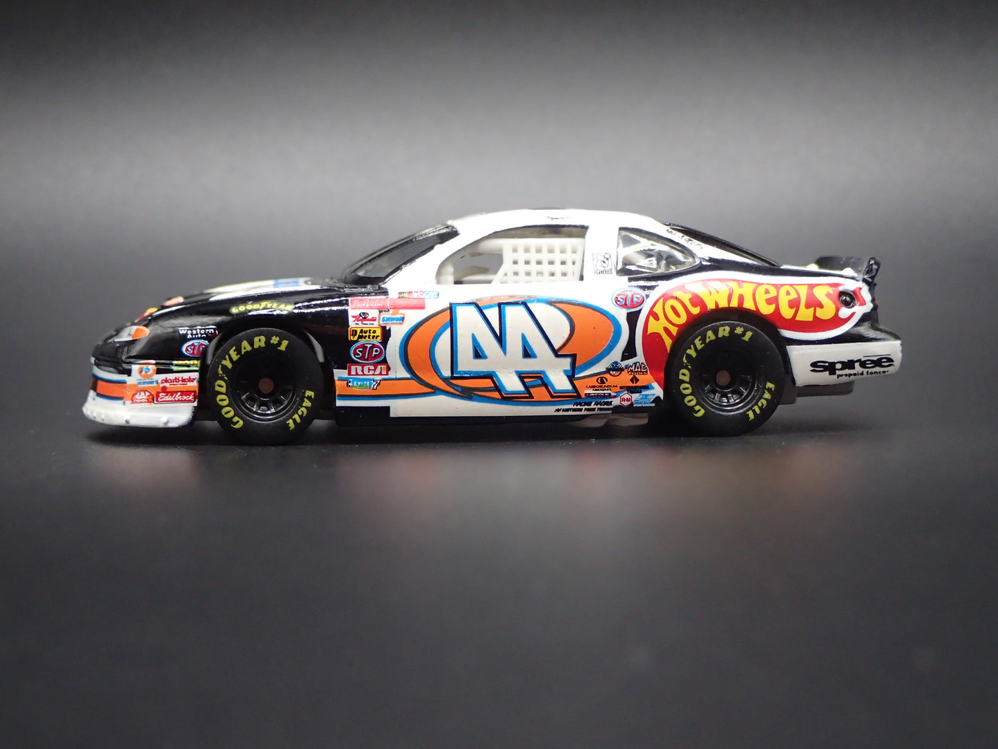 1998 98 PONTIAC GRAND PRIX KYLE PETTY NASCAR HW 1:64 SCALE DIECAST MODEL CAR