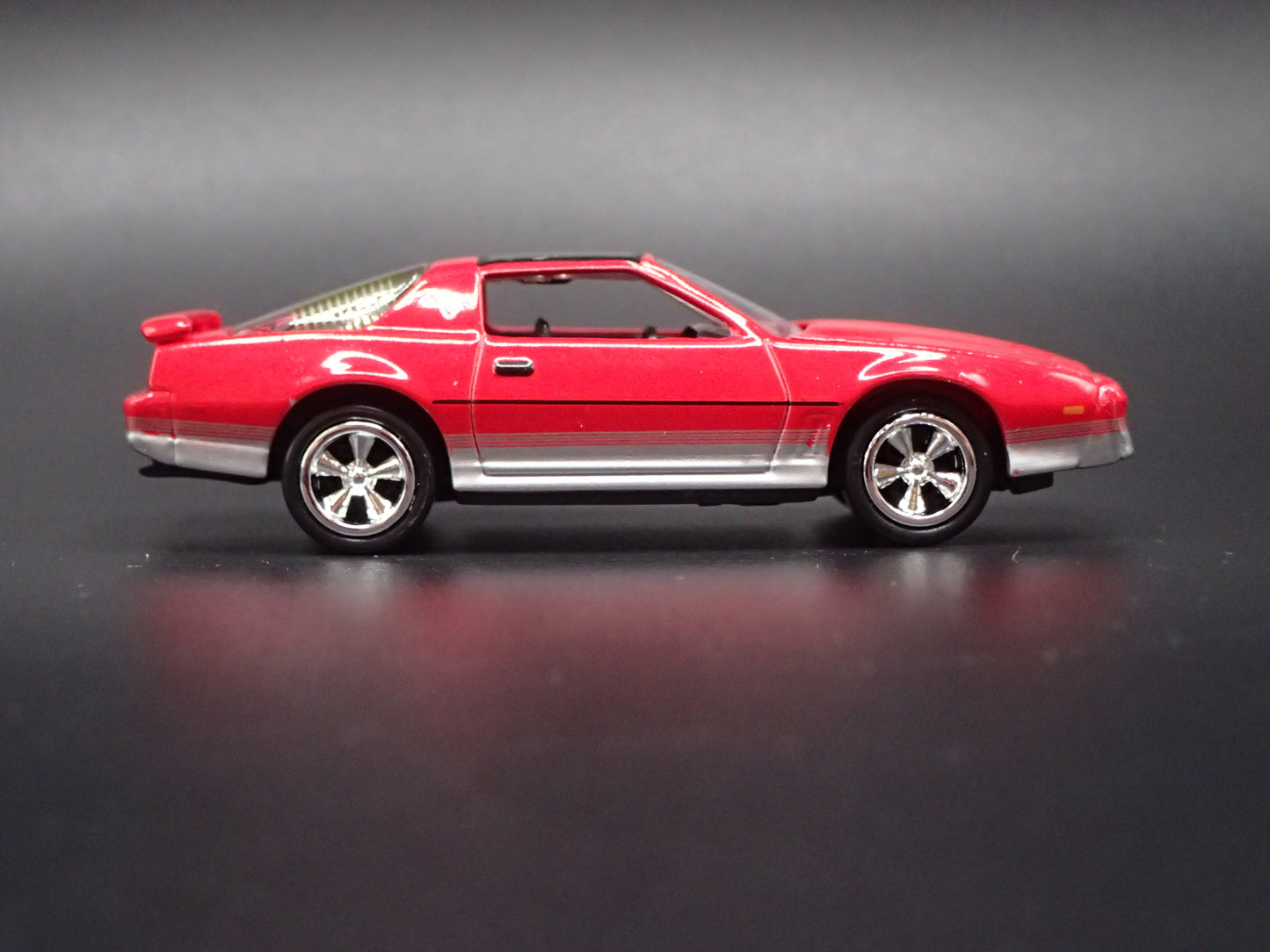1985 85 PONTIAC FIREBIRD RED 1:64 SCALE COLLECTIBLE DIECAST MODEL CAR