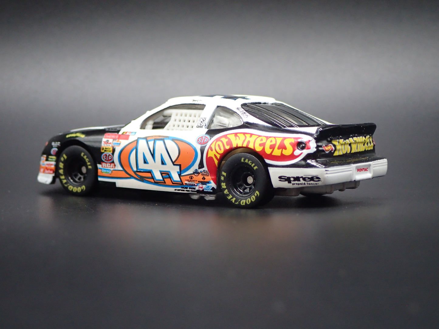 1998 98 PONTIAC GRAND PRIX KYLE PETTY NASCAR HW 1:64 SCALE DIECAST MODEL CAR