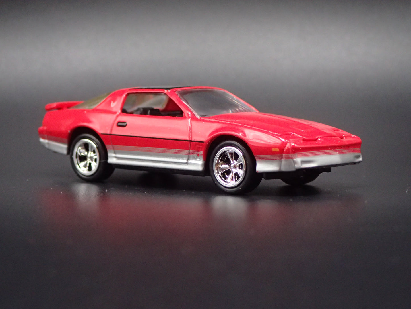 1985 85 PONTIAC FIREBIRD RED 1:64 SCALE COLLECTIBLE DIECAST MODEL CAR
