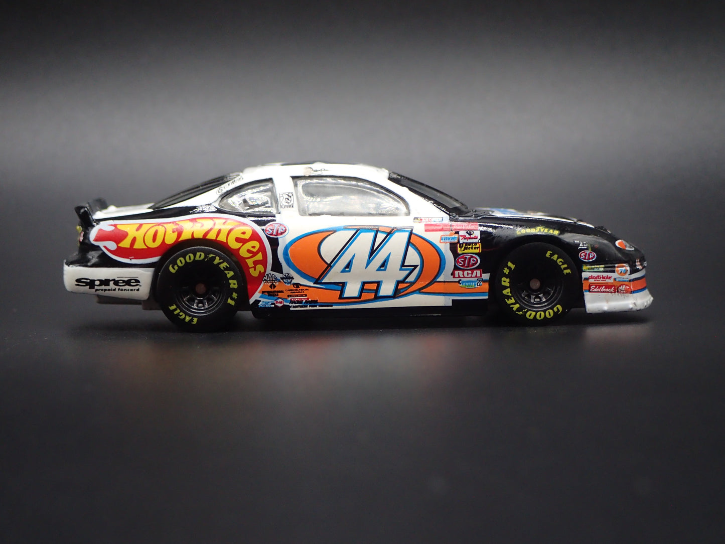 1998 98 PONTIAC GRAND PRIX KYLE PETTY NASCAR HW 1:64 SCALE DIECAST MODEL CAR