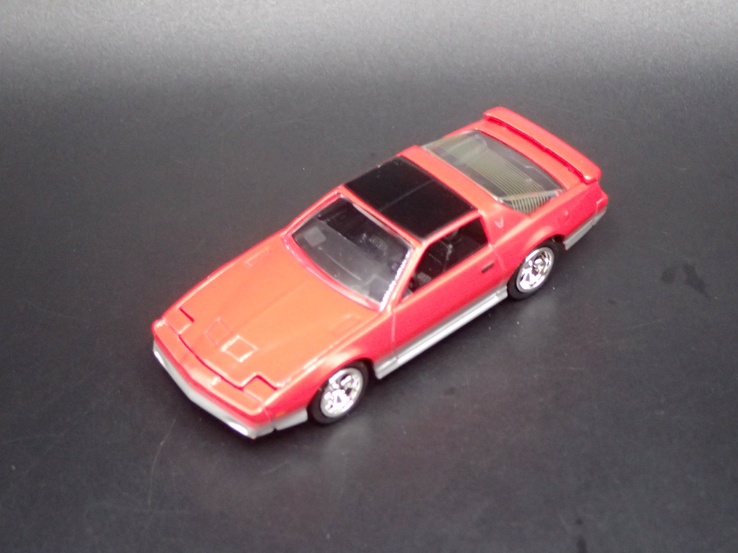 1985 85 PONTIAC FIREBIRD RED 1:64 SCALE COLLECTIBLE DIECAST MODEL CAR