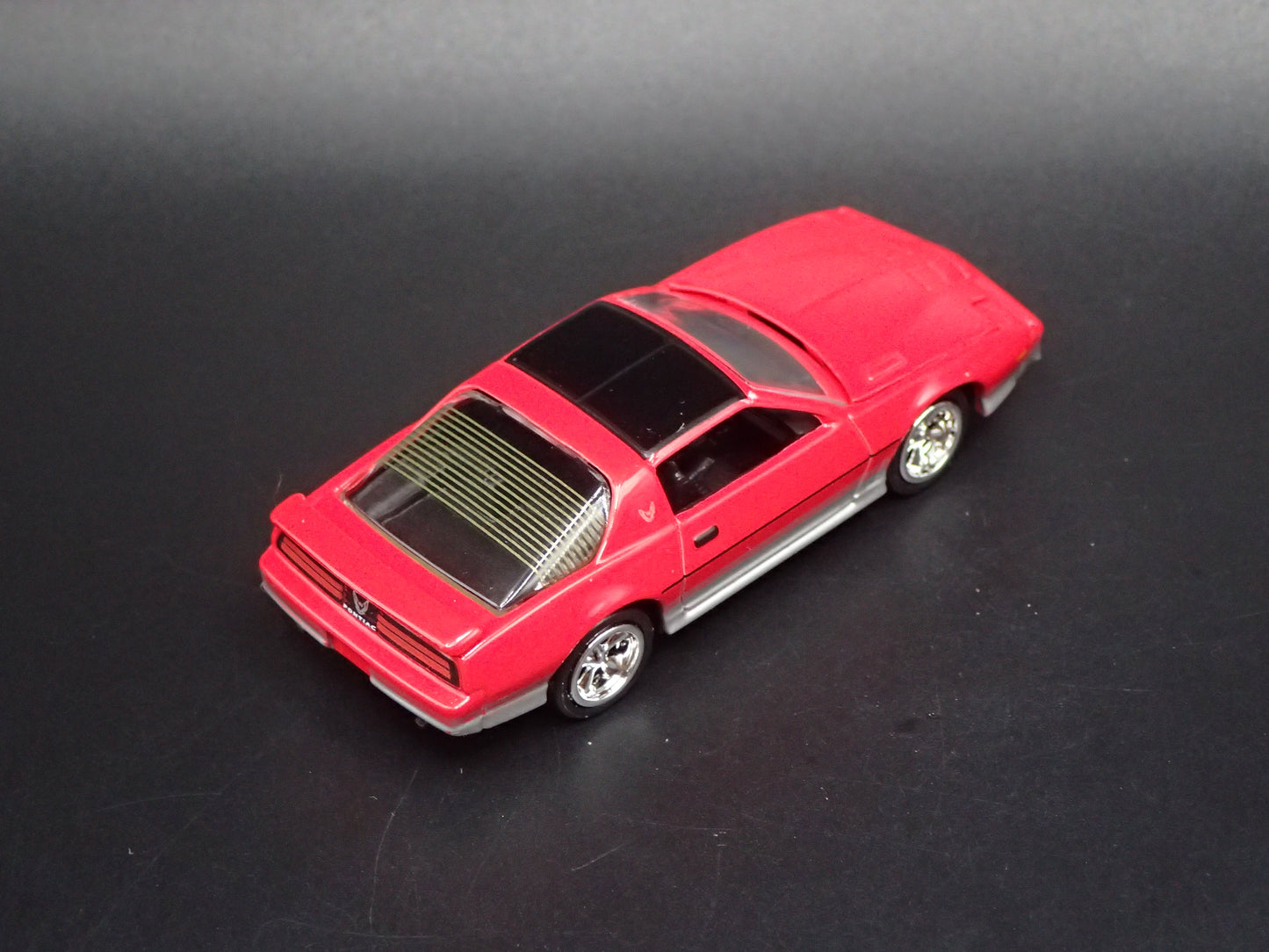 1985 85 PONTIAC FIREBIRD RED 1:64 SCALE COLLECTIBLE DIECAST MODEL CAR