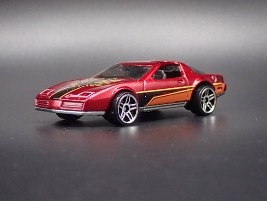 1980 80 PONTIAC FIREBIRD RARE. 1:64 SCALE COLLECTIBLE DIORAMA DIECAST MODEL CAR