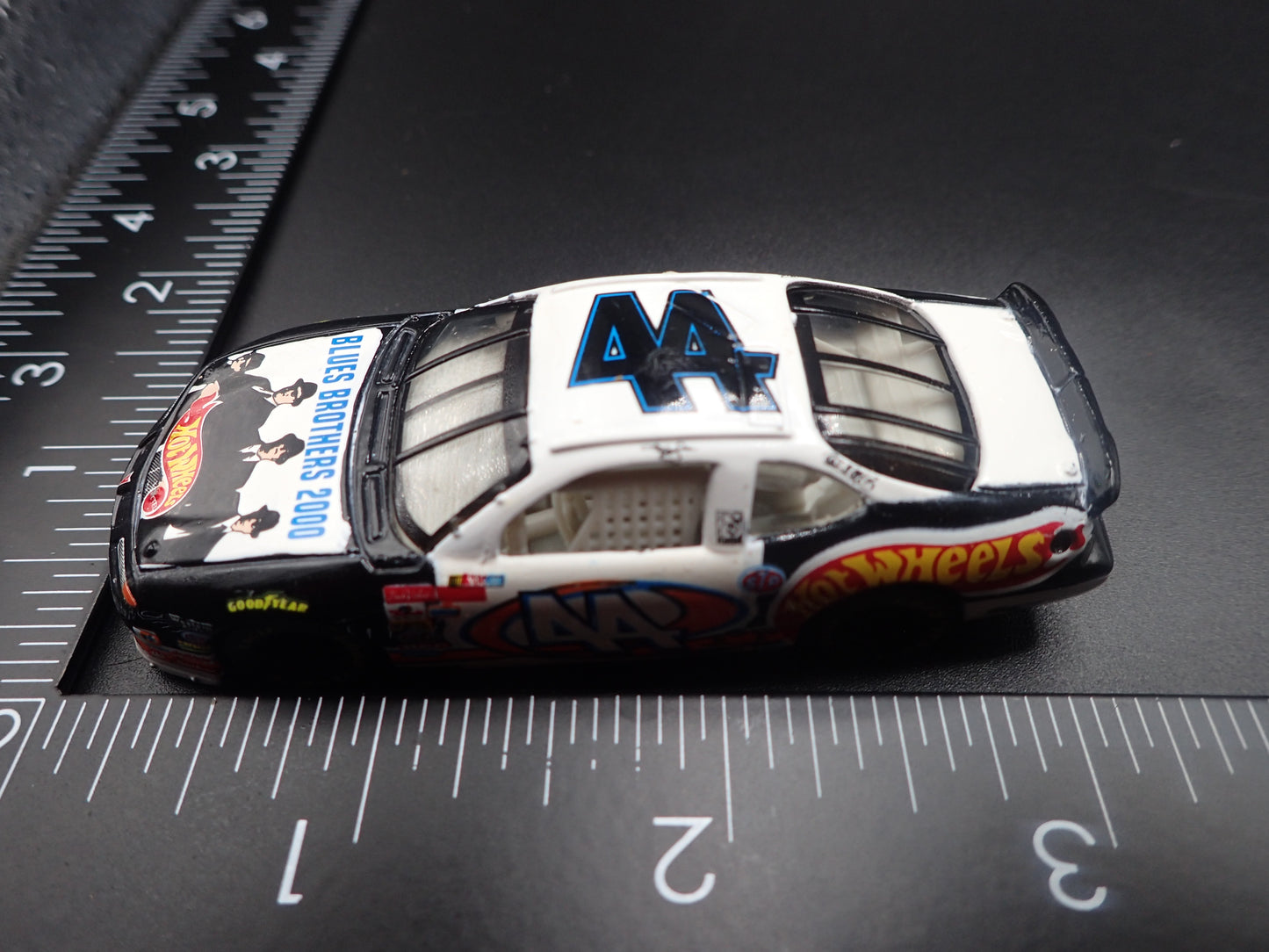 1998 98 PONTIAC GRAND PRIX KYLE PETTY NASCAR HW 1:64 SCALE DIECAST MODEL CAR