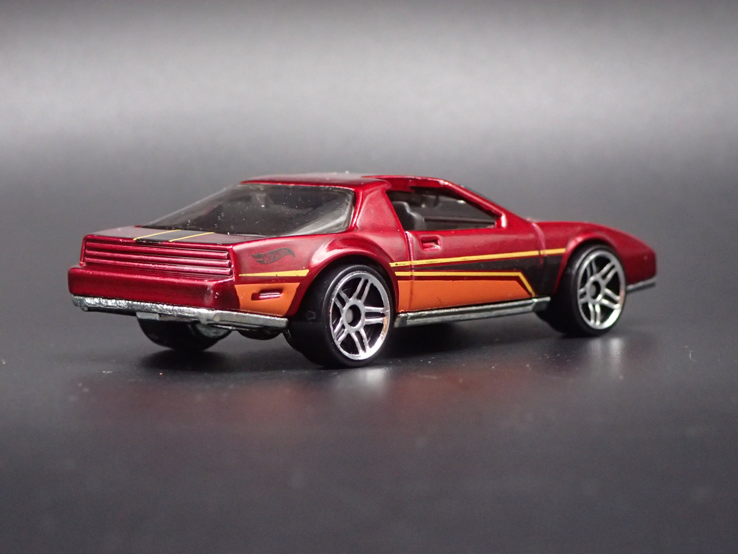 1980 80 PONTIAC FIREBIRD RARE. 1:64 SCALE COLLECTIBLE DIORAMA DIECAST MODEL CAR