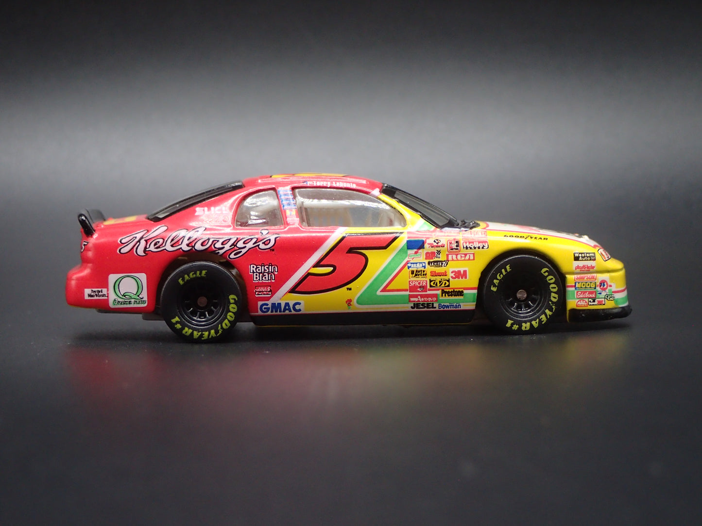 1998 CHEVY CHEVROLET MONTE CARLO 5 TERRY LABONTE NASCAR 1:64 SCALE DIECAST CAR