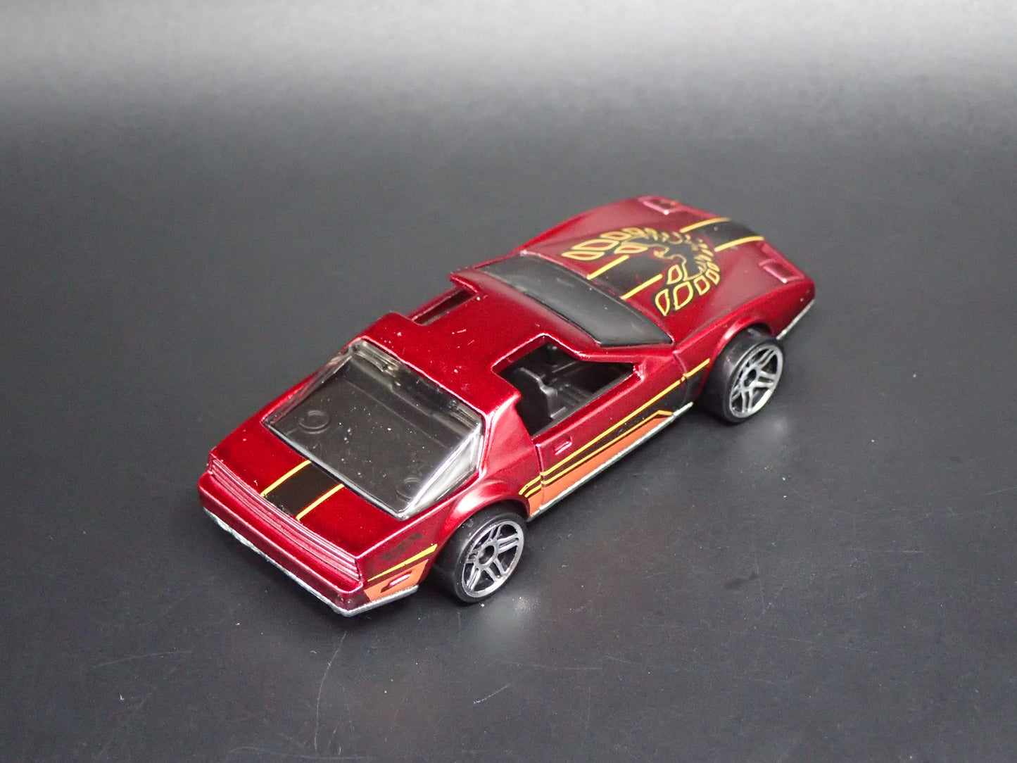 1980 80 PONTIAC FIREBIRD RARE. 1:64 SCALE COLLECTIBLE DIORAMA DIECAST MODEL CAR