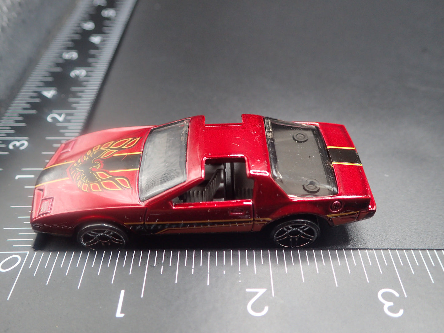 1980 80 PONTIAC FIREBIRD RARE. 1:64 SCALE COLLECTIBLE DIORAMA DIECAST MODEL CAR