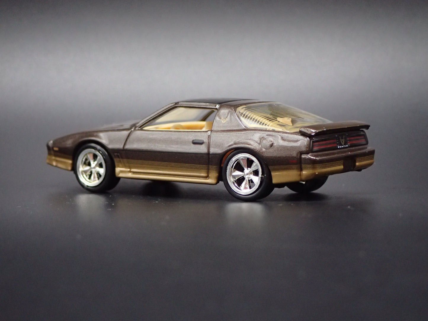 1985 85 PONTIAC FIREBIRD BROWN 1:64 SCALE COLLECTIBLE DIECAST MODEL CAR