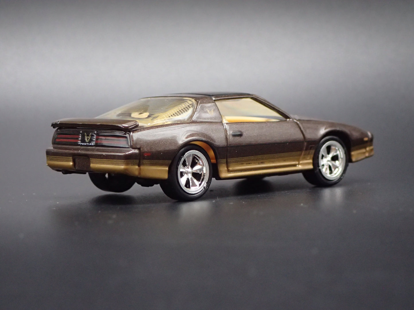 1985 85 PONTIAC FIREBIRD BROWN 1:64 SCALE COLLECTIBLE DIECAST MODEL CAR