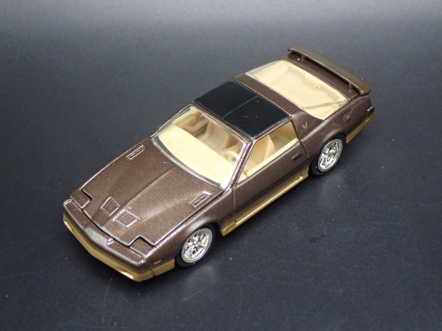1985 85 PONTIAC FIREBIRD BROWN 1:64 SCALE COLLECTIBLE DIECAST MODEL CAR