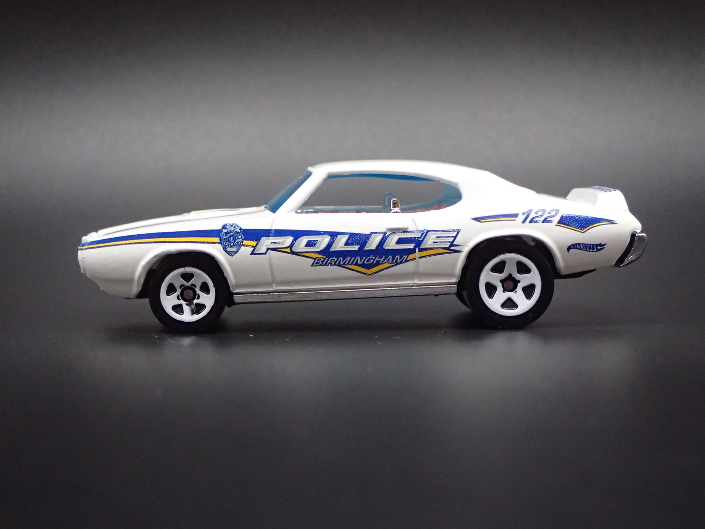 1969 69 PONTIAC FIREBIRD POLICE WHITE 1:64 SCALE DIORAMA DIECAST MODEL CAR