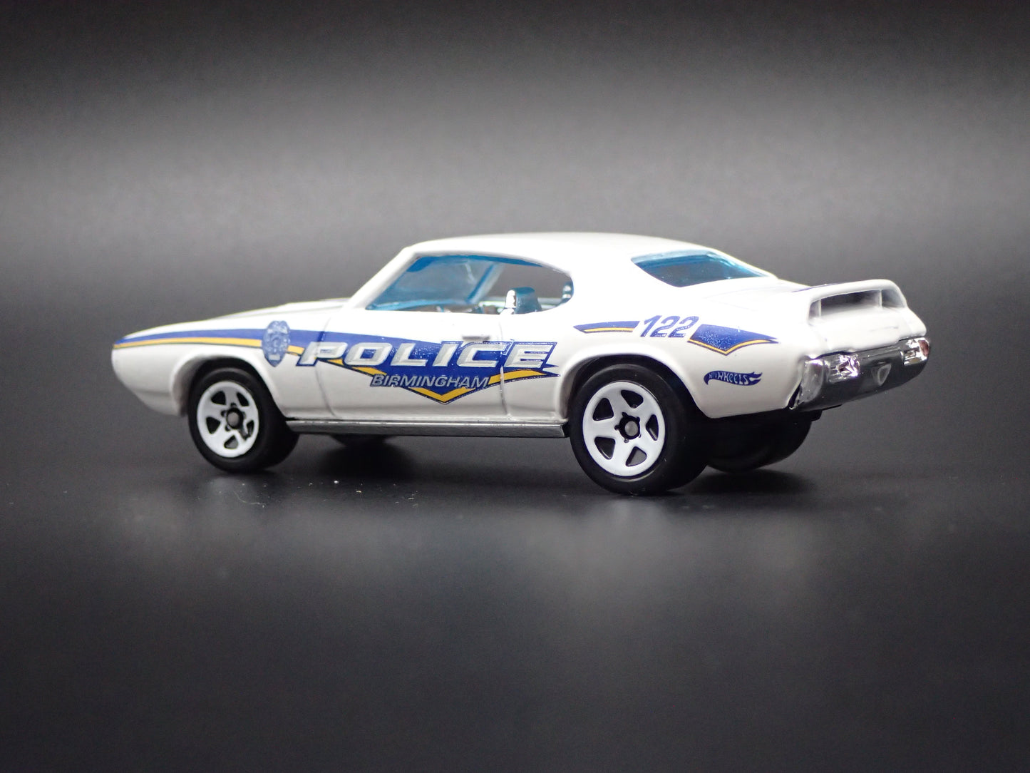 1969 69 PONTIAC FIREBIRD POLICE WHITE 1:64 SCALE DIORAMA DIECAST MODEL CAR