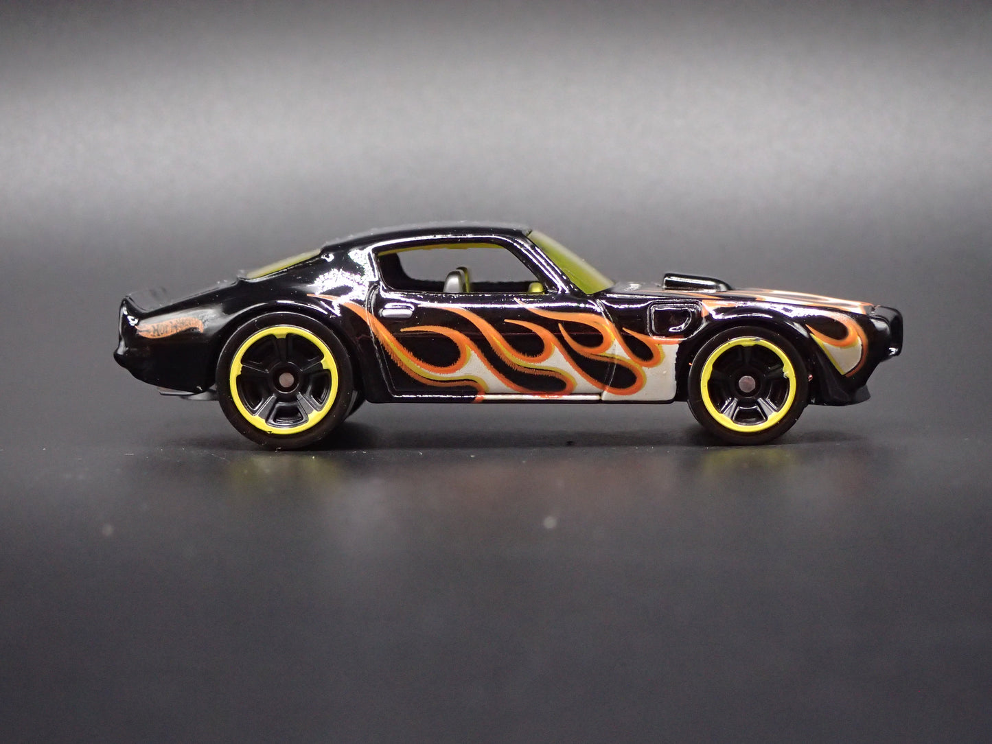 1973 73 PONTIAC FIREBIRD BLACK 1:64 SCALE COLLECTIBLE DIECAST MODEL CAR
